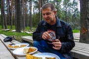 Браславский фуд-блогер прошелся по местным чебурекам (видео)